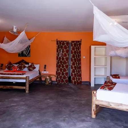 Lake Natron Maasai Giraffe Eco Lodge And Camping Mtowabaga Exterior photo