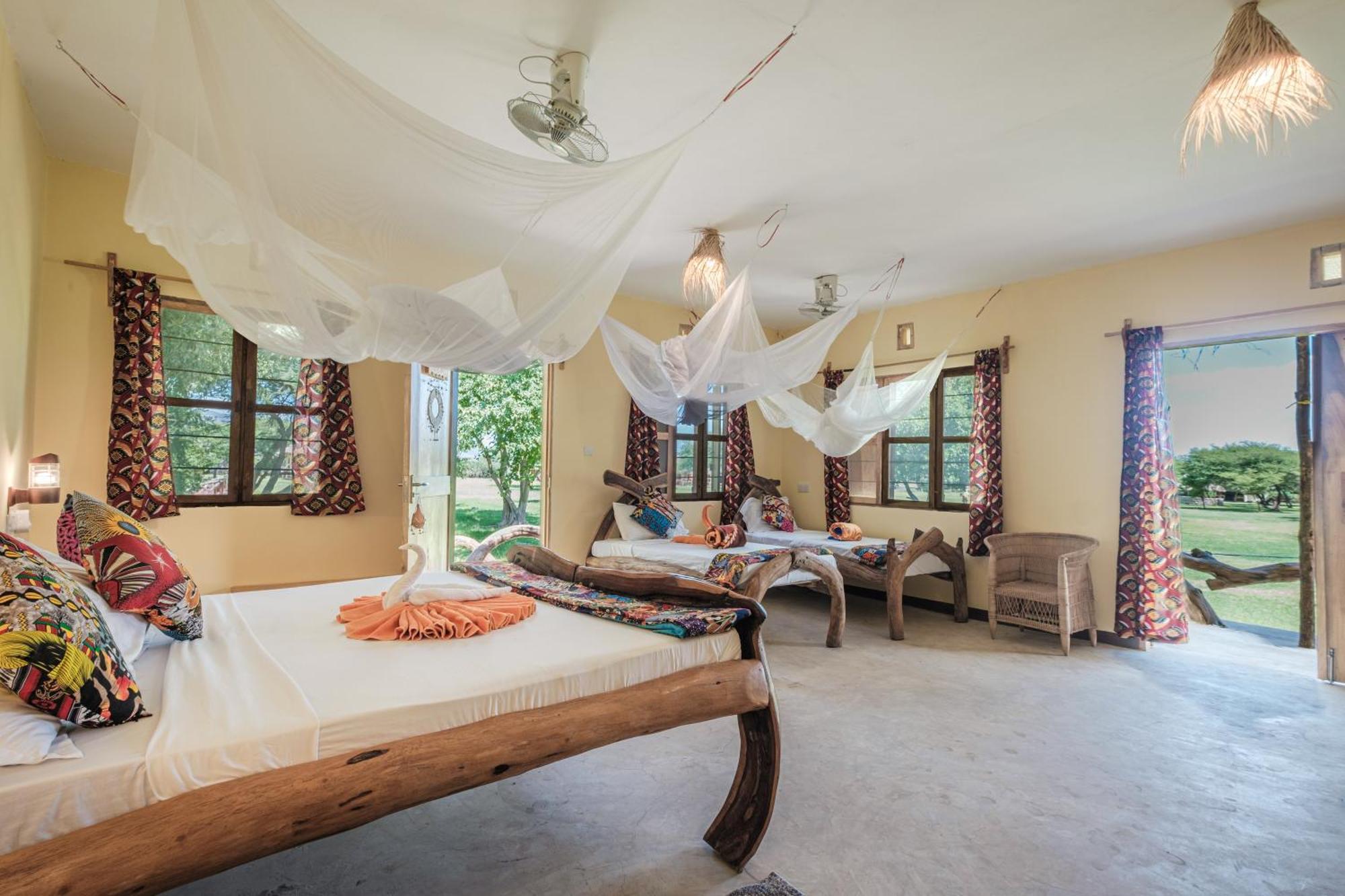 Natron Maasai Giraffe Eco And Lodge *
