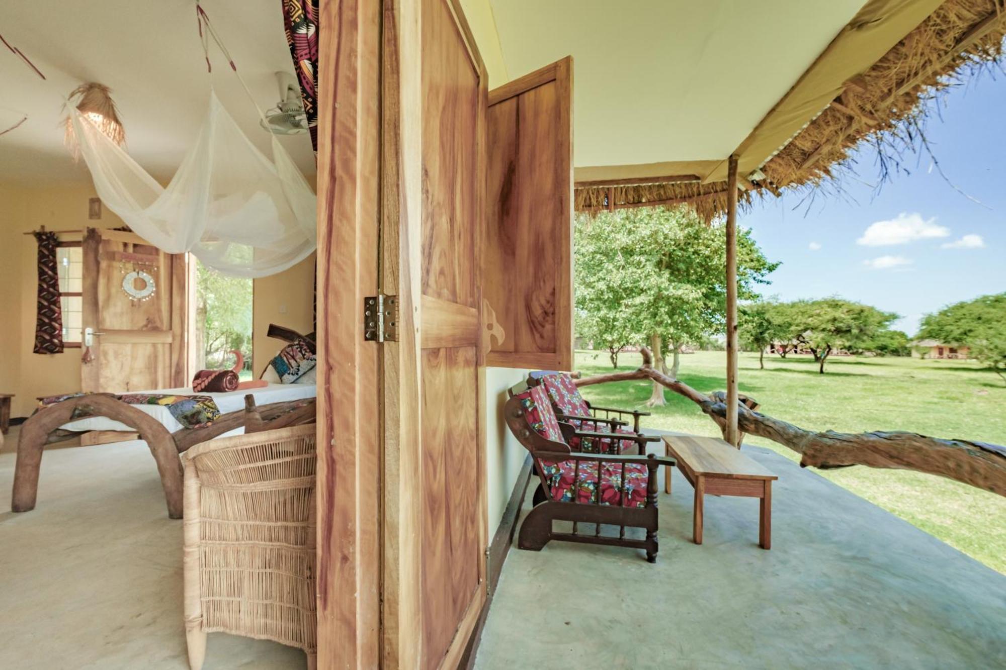 Natron Maasai Giraffe Eco And Lodge