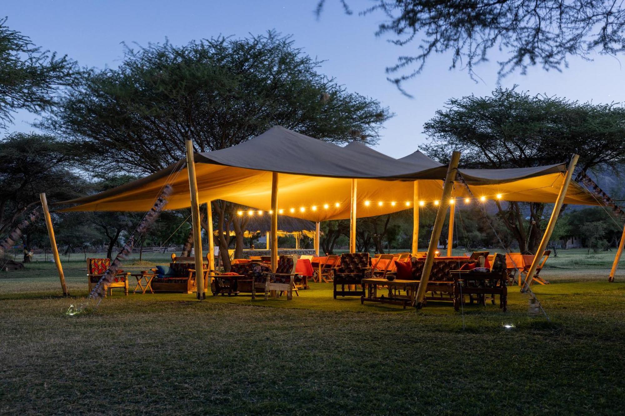 Natron Maasai Giraffe Eco And *