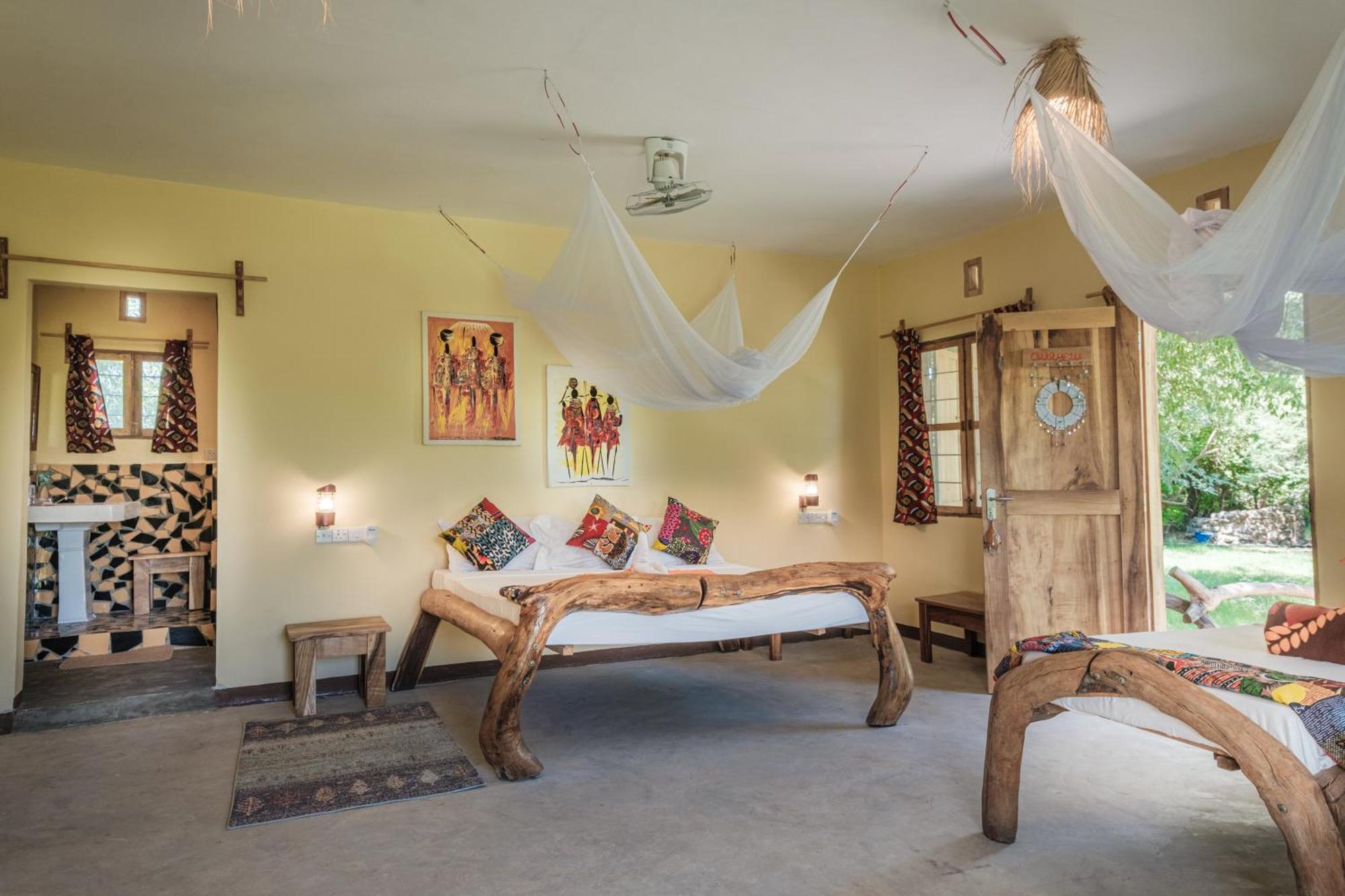 Natron Maasai Giraffe Eco And Lodge Mtowabaga